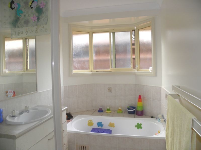 42 Fishburn Crescent, Watanobbi NSW 2259