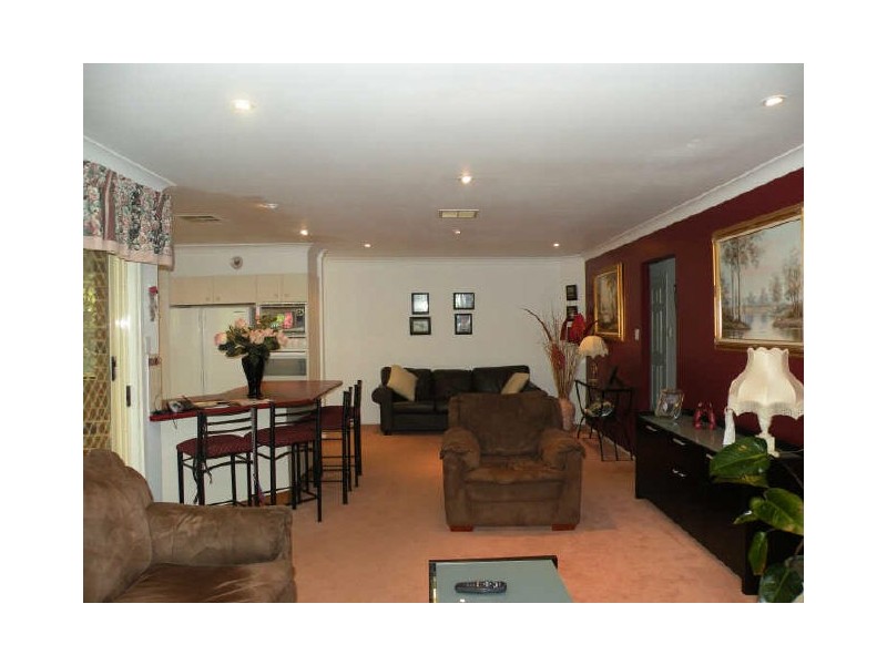 2 Woodbury Park Dr, Mardi NSW 2259