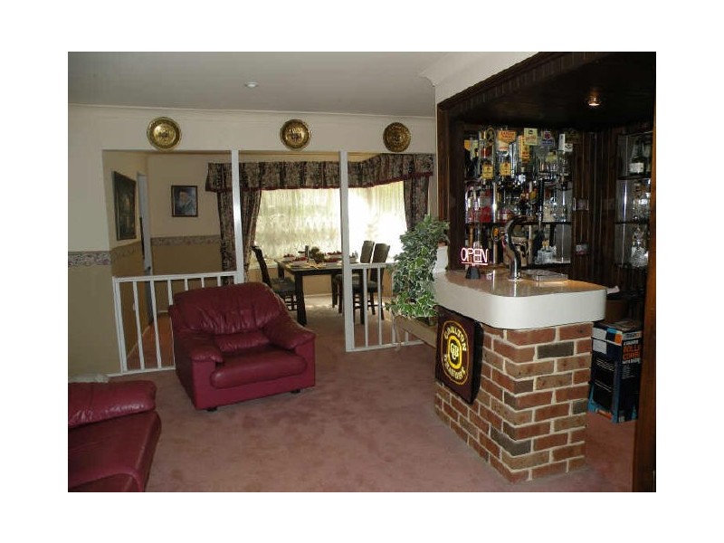 2 Woodbury Park Dr, Mardi NSW 2259