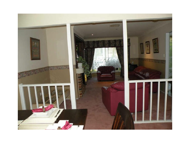 2 Woodbury Park Dr, Mardi NSW 2259