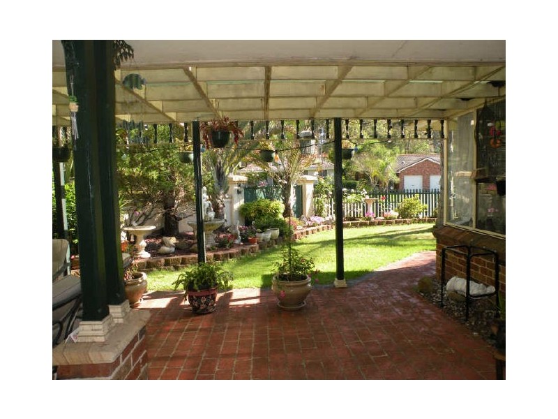 2 Woodbury Park Dr, Mardi NSW 2259