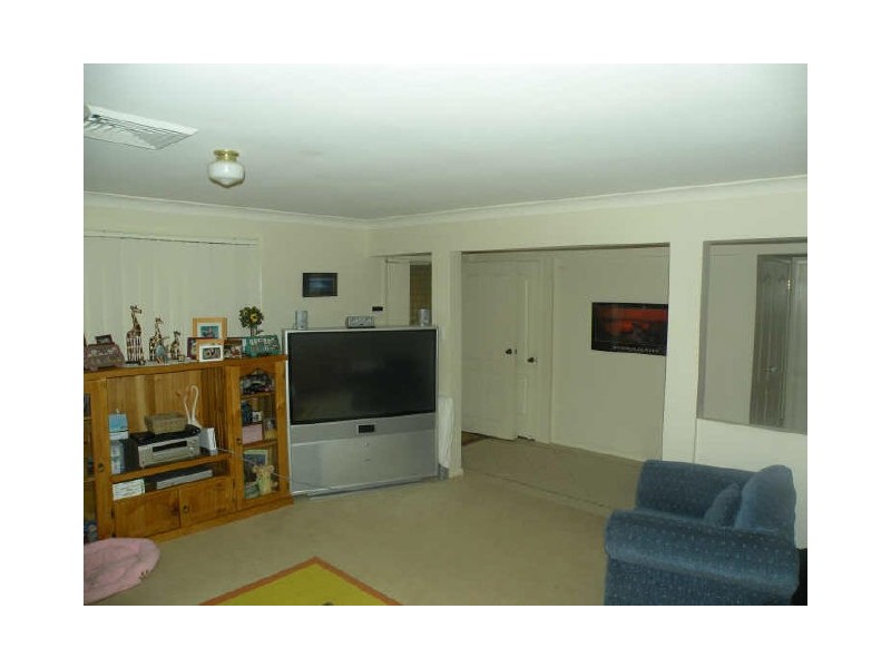 6 Watergum Rd, Woongarrah NSW 2259