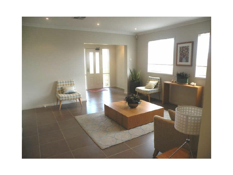 4 Stan Johnson Drive, Hamlyn Terrace NSW 2259