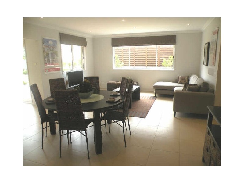 4 Stan Johnson Drive, Hamlyn Terrace NSW 2259