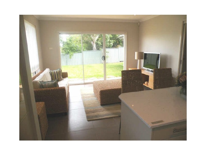 4 Stan Johnson Drive, Hamlyn Terrace NSW 2259