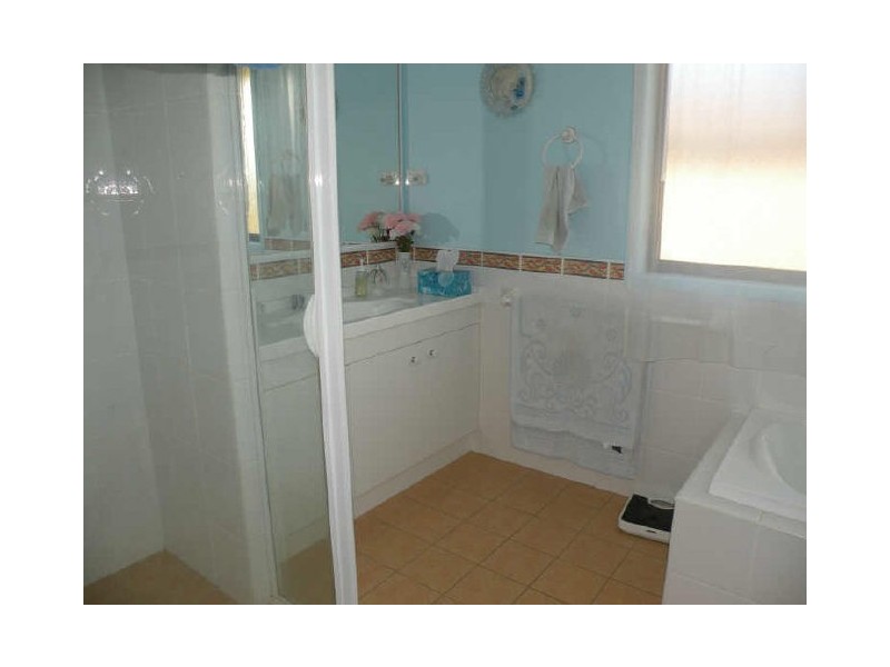 15 Greenhaven Circuit, Woongarrah NSW 2259