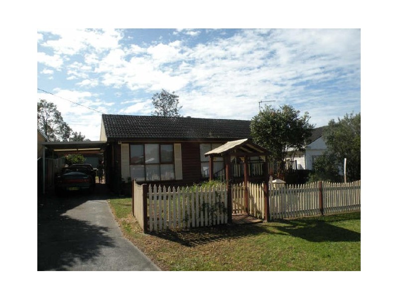 4 George St, Wyong NSW 2259
