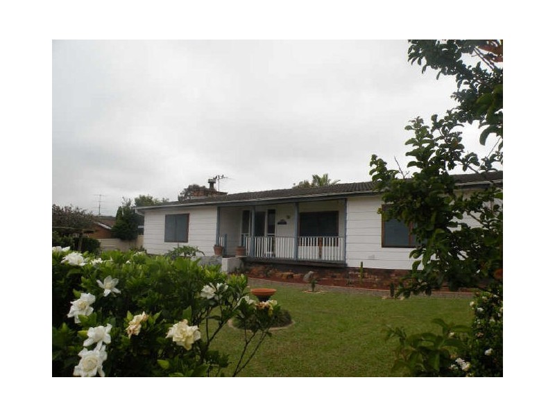9 Pearce Road, Kanwal NSW 2259