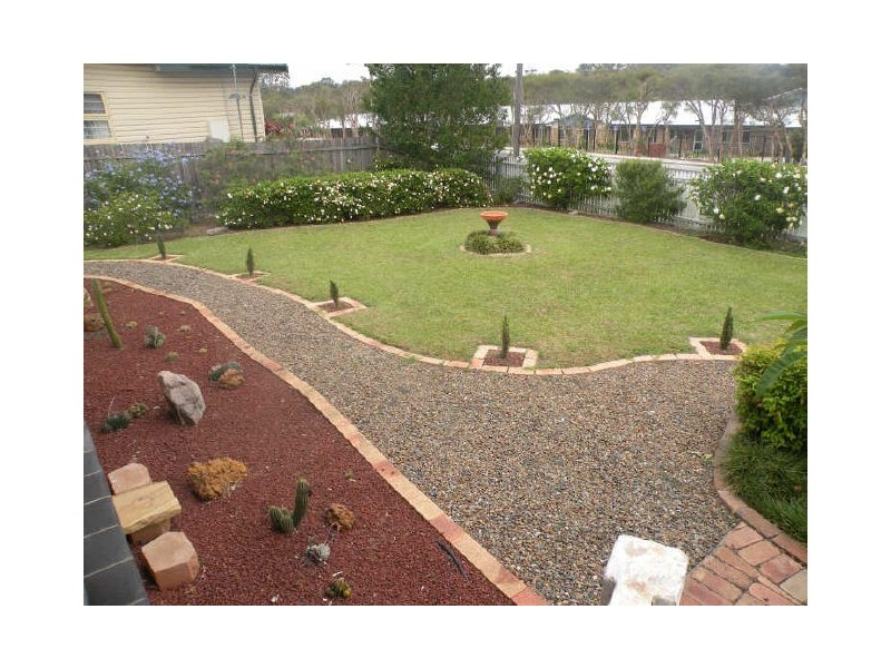 9 Pearce Road, Kanwal NSW 2259