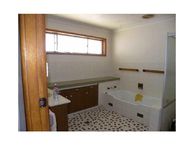 57 Northcott Ave, Watanobbi NSW 2259