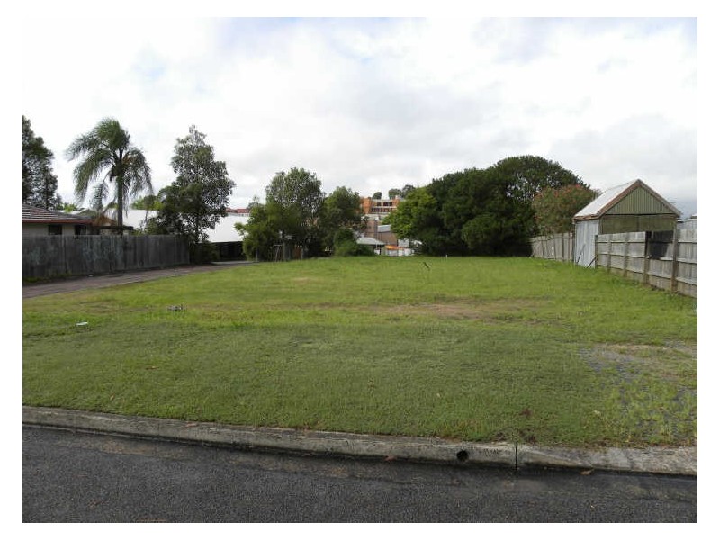2 North Rd, Wyong NSW 2259
