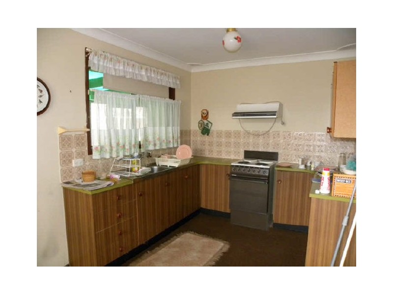 21 Judith Anne, Berkeley Vale NSW 2261