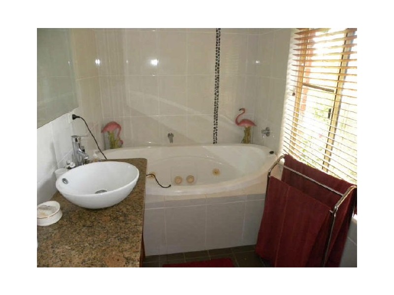 2 Crestwood Road, Jilliby NSW 2259