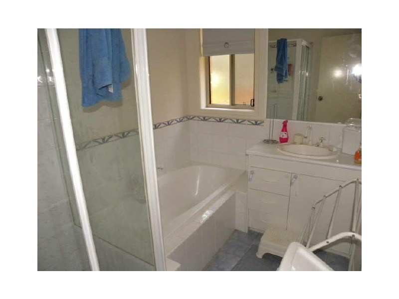 24 Manchurian Way, Wadalba NSW 2259