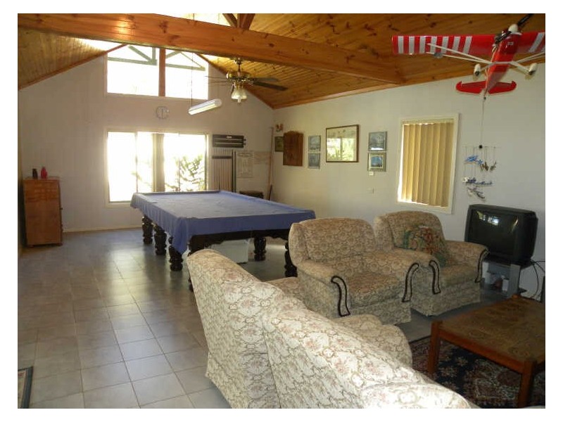 1 Saturday Street, Tuggerawong NSW 2259