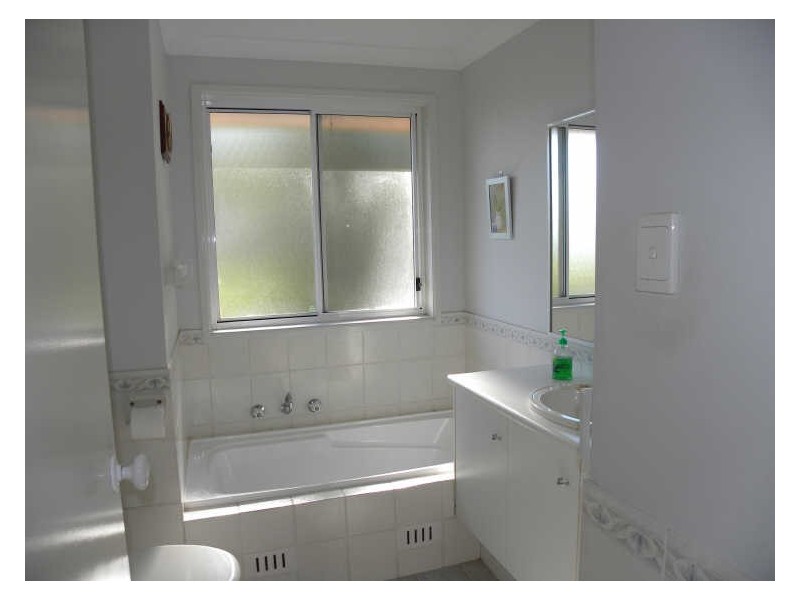 1/57 Tonkiss St, Tuggerah NSW 2259