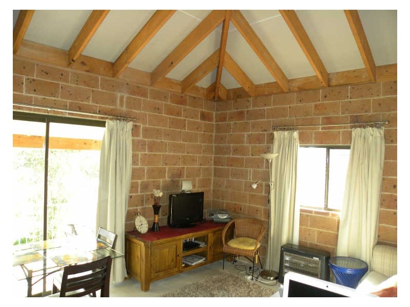 11 Camden Way, Watanobbi NSW 2259