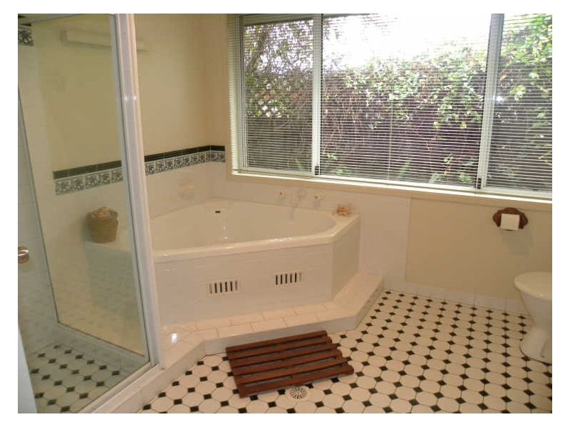 16 Darlingup Road, Wyee NSW 2259