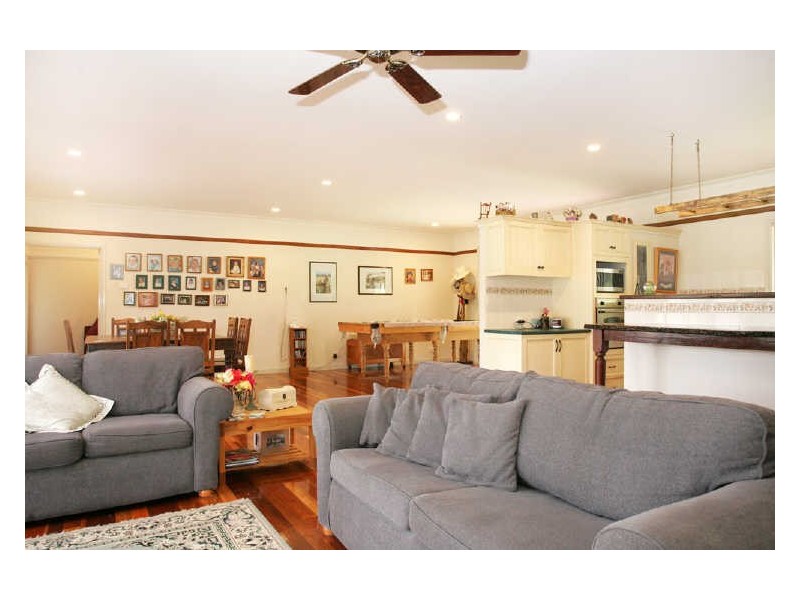 40 Smiths Rd, Jilliby NSW 2259