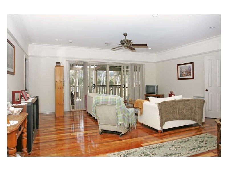 40 Smiths Rd, Jilliby NSW 2259