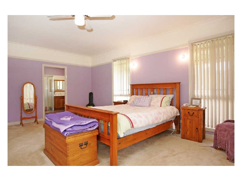 40 Smiths Rd, Jilliby NSW 2259