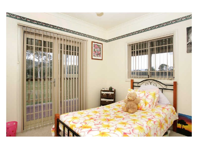 40 Smiths Rd, Jilliby NSW 2259