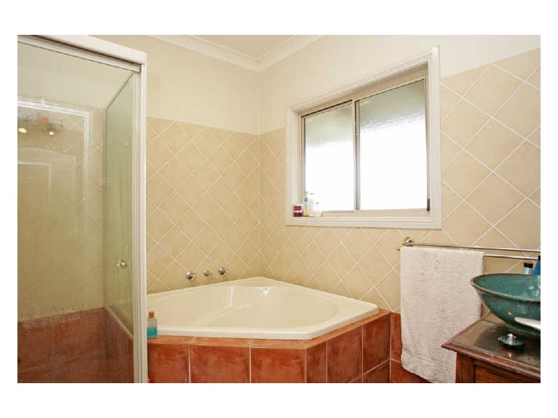 40 Smiths Rd, Jilliby NSW 2259