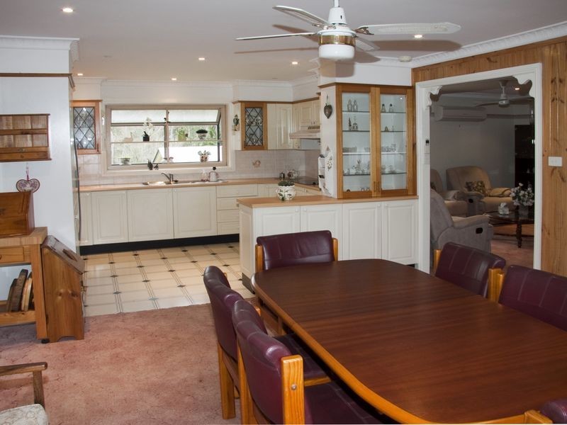 1 Saturday Street, Tuggerawong NSW 2259