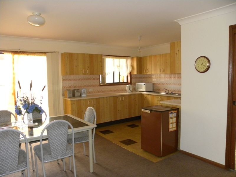 11/2 Cadonia Rd, Tuggerawong NSW 2259