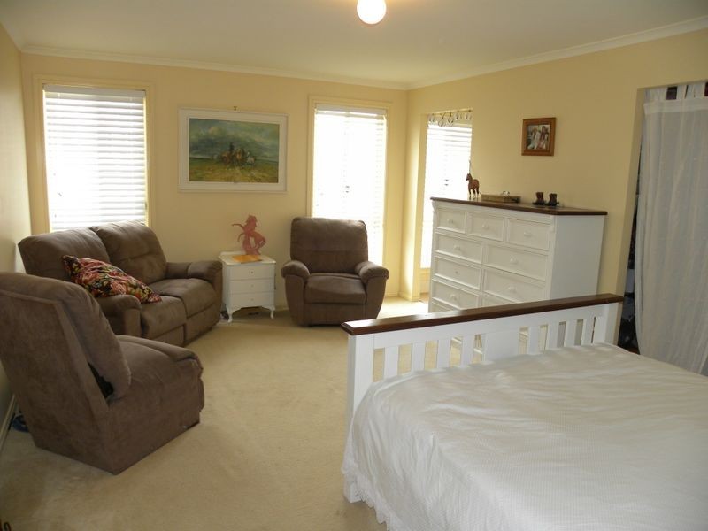 17 Begonia Place, Woongarrah NSW 2259