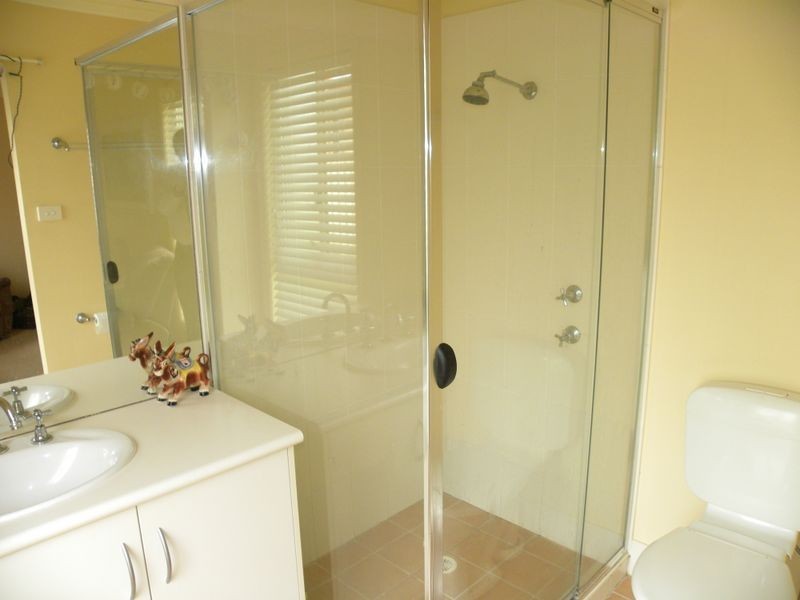 17 Begonia Place, Woongarrah NSW 2259