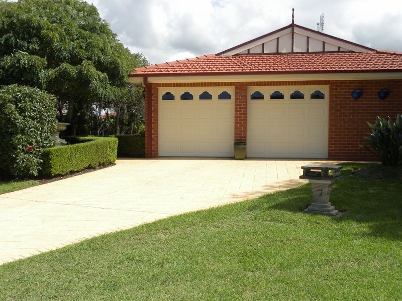 7 Blue Box Close, Hamlyn Terrace NSW 2259