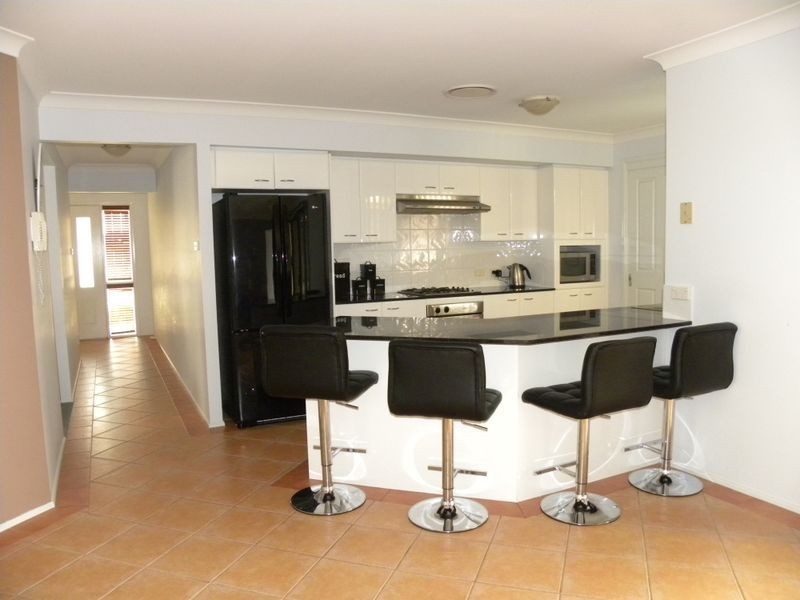 6 Greenhaven Circuit, Woongarrah NSW 2259