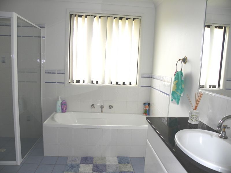 6 Greenhaven Circuit, Woongarrah NSW 2259