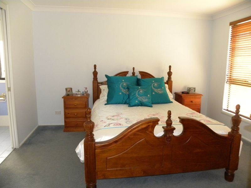 6 Greenhaven Circuit, Woongarrah NSW 2259