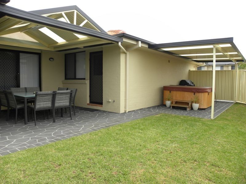 6 Greenhaven Circuit, Woongarrah NSW 2259