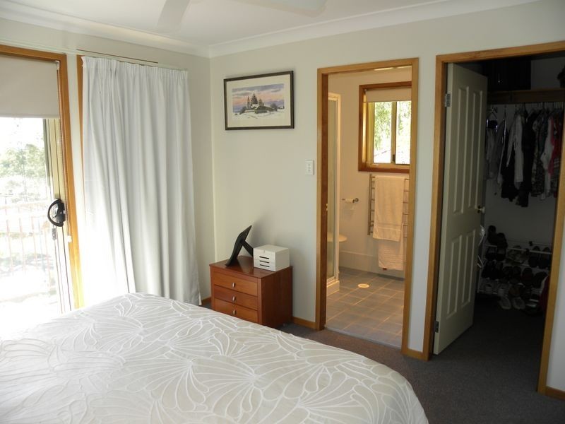 33 Nicole Close, Watanobbi NSW 2259