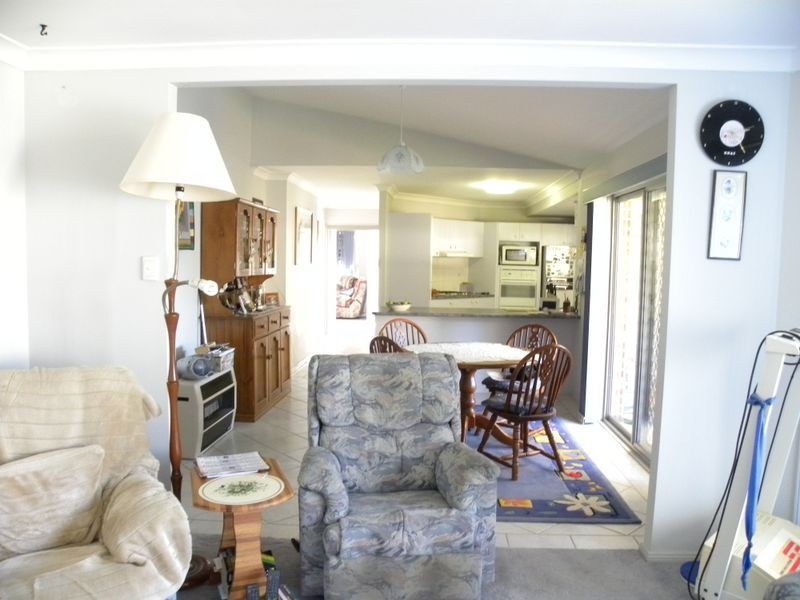 9 Anniversary Place, Tuggerah NSW 2259