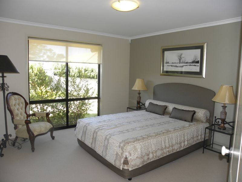 5 Stan Johnson Drive, Hamlyn Terrace NSW 2259