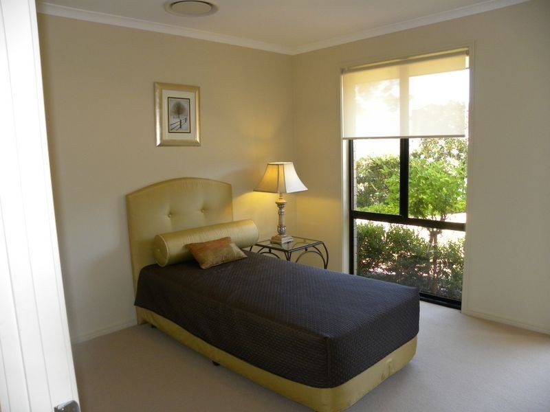 5 Stan Johnson Drive, Hamlyn Terrace NSW 2259