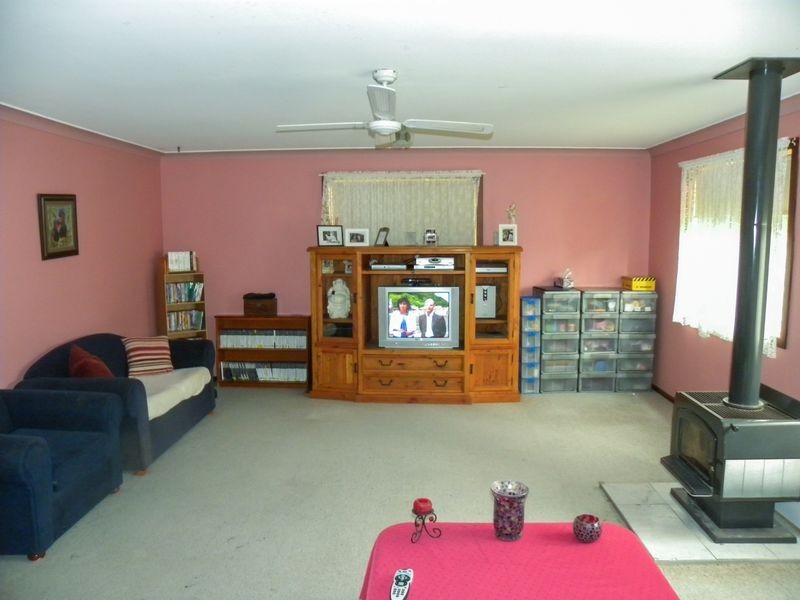 11 Golflinks Drive, Watanobbi NSW 2259