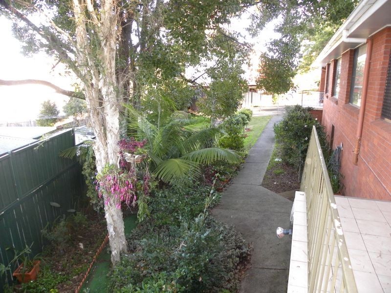 2/6 Joyce Avenue, Wyong NSW 2259