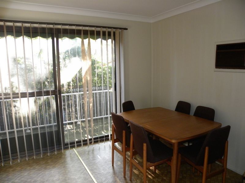 2/6 Joyce Avenue, Wyong NSW 2259