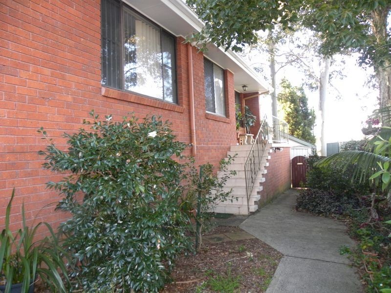 2/6 Joyce Avenue, Wyong NSW 2259