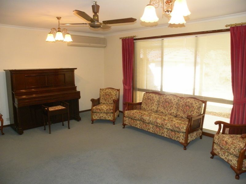 37 Treelands Drive, Jilliby NSW 2259