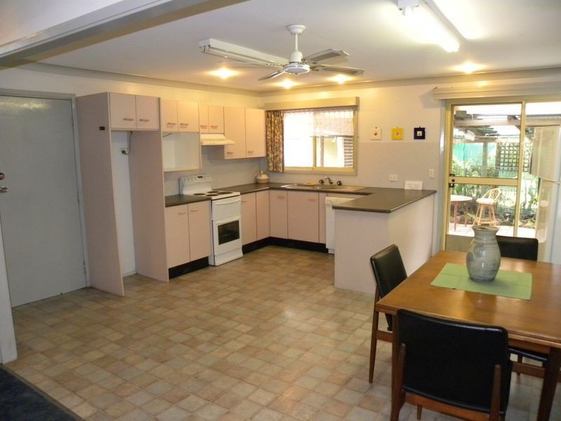 28 Cadonia Road, Tuggerawong NSW 2259