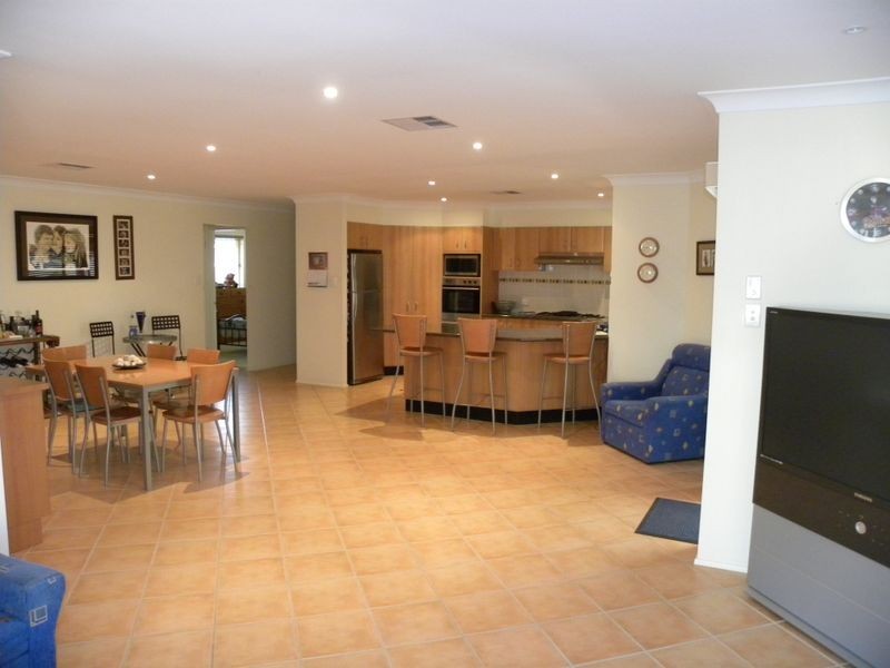 25 Bayberry Avenue, Woongarrah NSW 2259