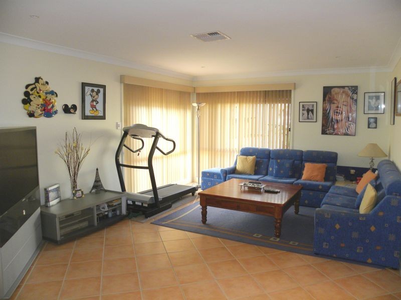 25 Bayberry Avenue, Woongarrah NSW 2259