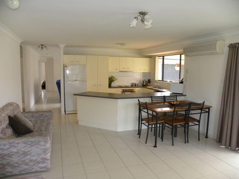 10 Greenhaven Circuit, Woongarrah NSW 2259