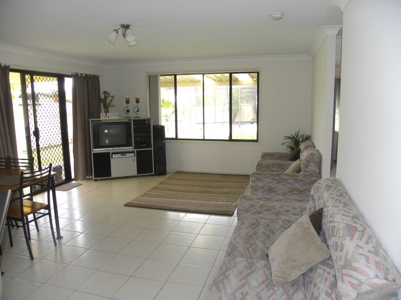 10 Greenhaven Circuit, Woongarrah NSW 2259